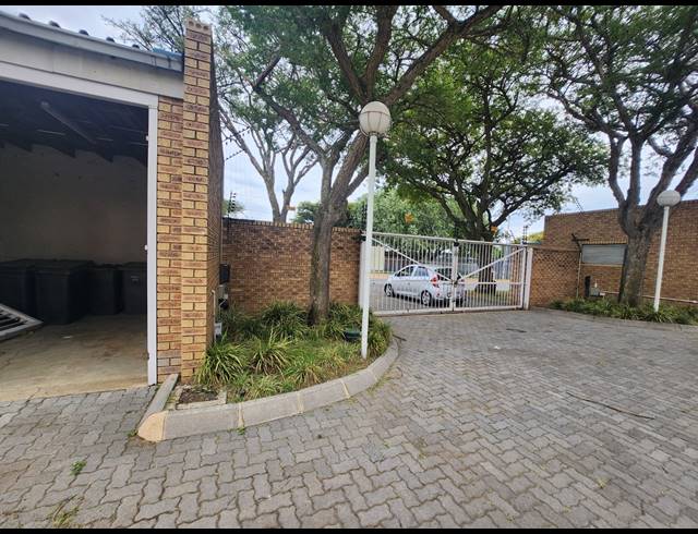 2,423M² OFFICE TO LET IN RANDJESPARK